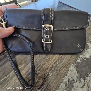 Coack Dark Cocoa Leather Wristlet Clutch w/Stiching & Buckle Accent Great Cond.!